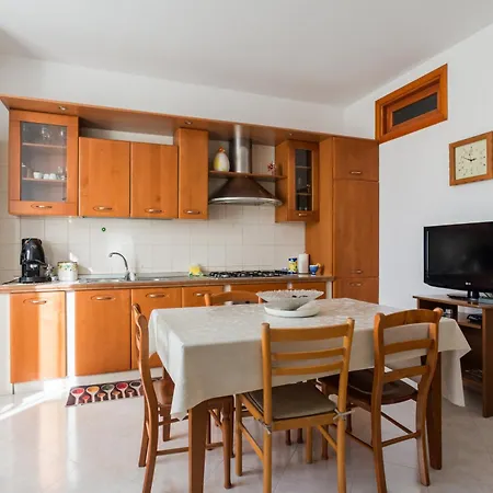 Milionaria By Dimorra Napels